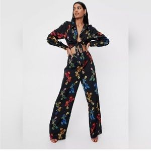 SIZING Update Nasty Gal 2 piece floral pants suit NWT